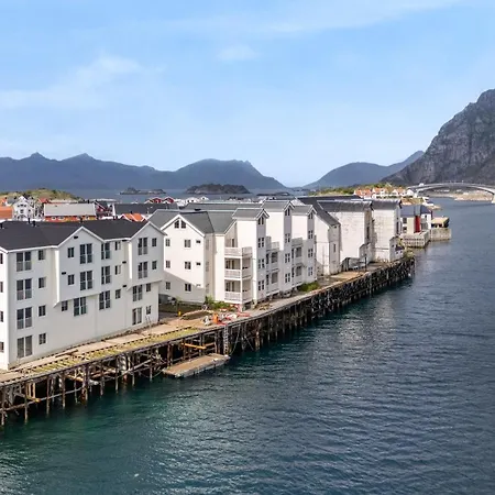 In * Henningsvær